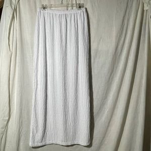 Anthony Richard’s Women’s White Long Skirt. Plus Size 16.